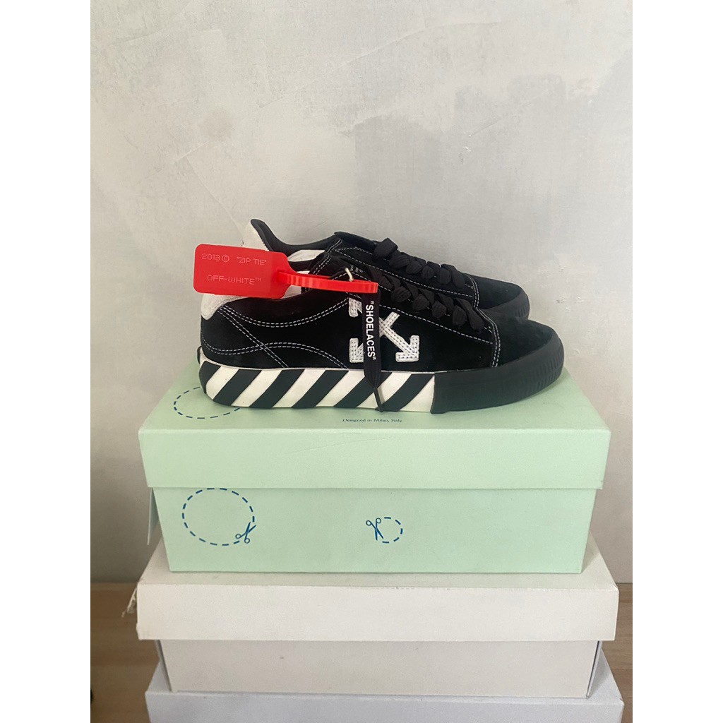OFF-WHITE Low Vulcanized Black White