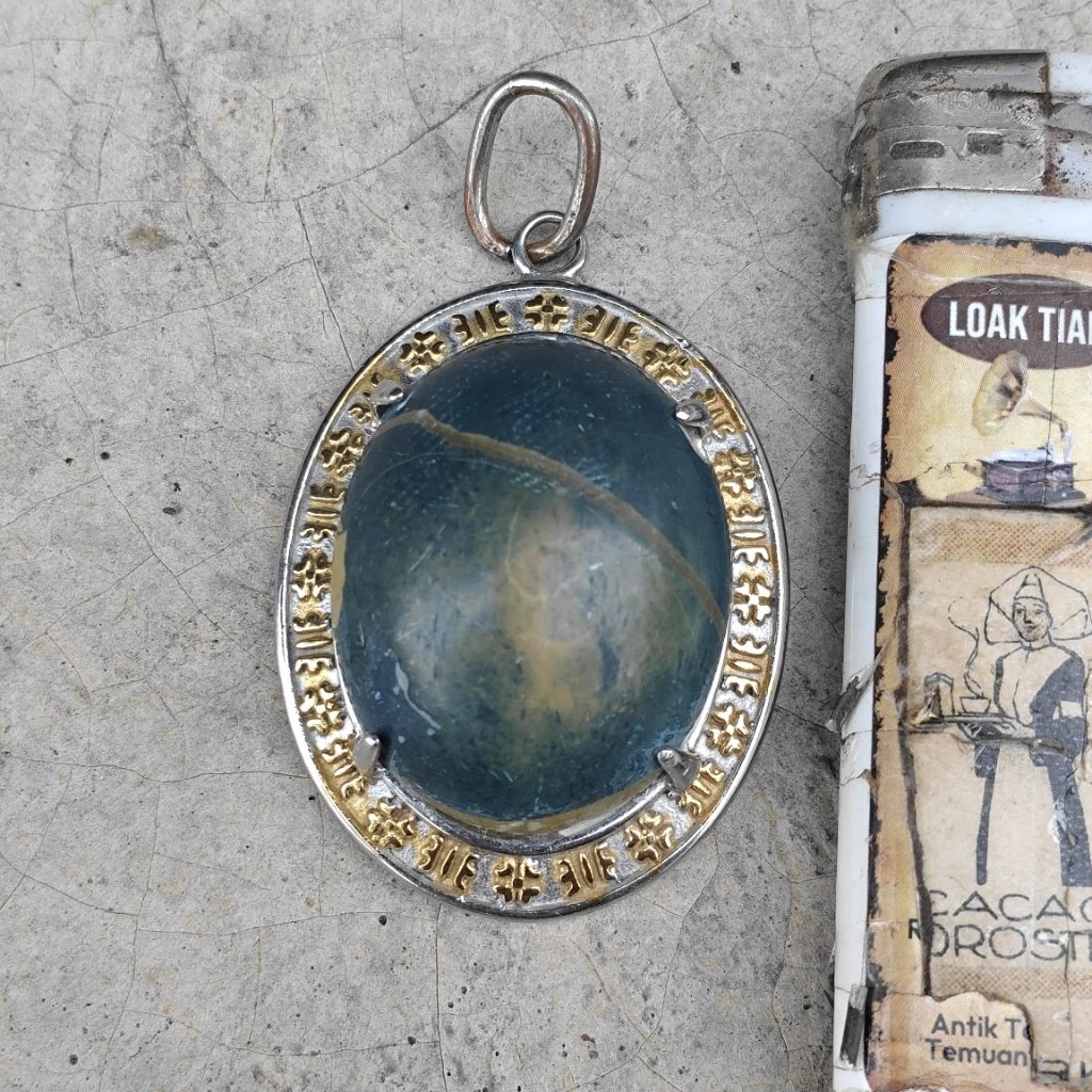 Pajangan Vintage Liontin Batu Akik Hijau Ring Kuningan