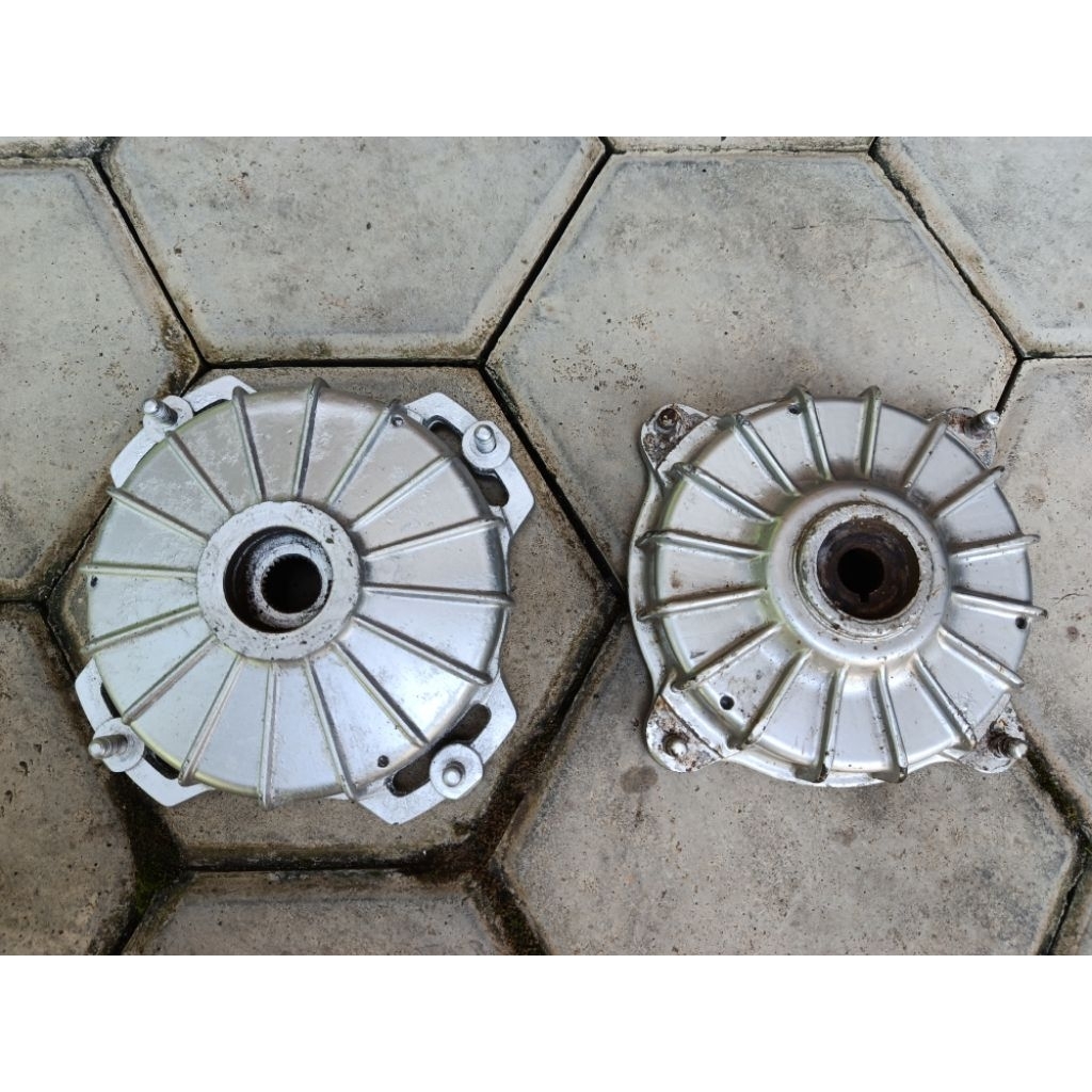TROMOL VESPA STRADA ORIGINAL RING 8 SET DEPAN BELAKANG