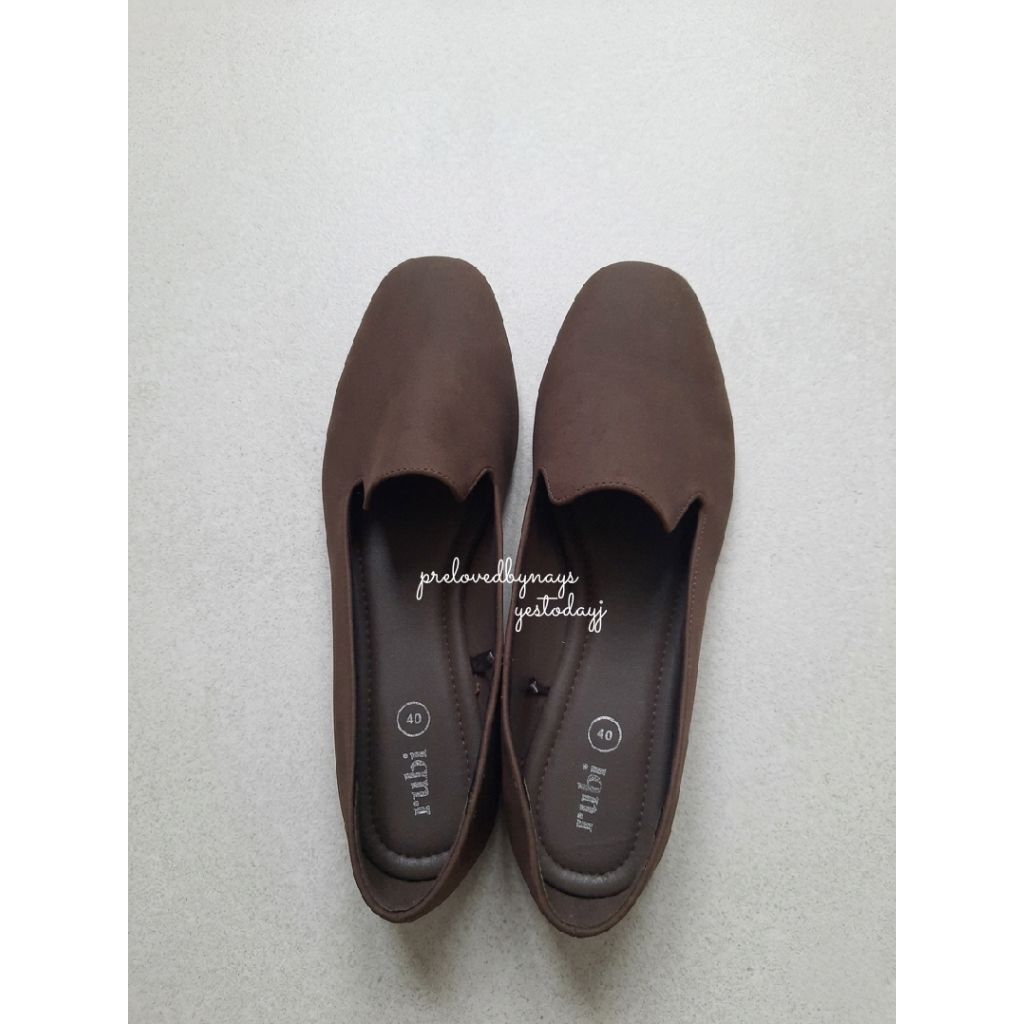 Preloved Sepatu Rubi Flatshoes Brown