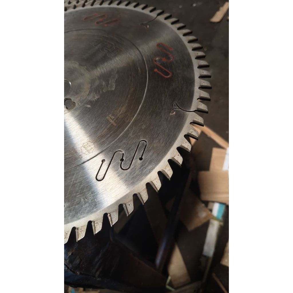 Saw Blade / Gergaji Potong Kayu, Triplek, tulang diameter 30 cm (12") Mata 72T As 30mm (3cm) merek F