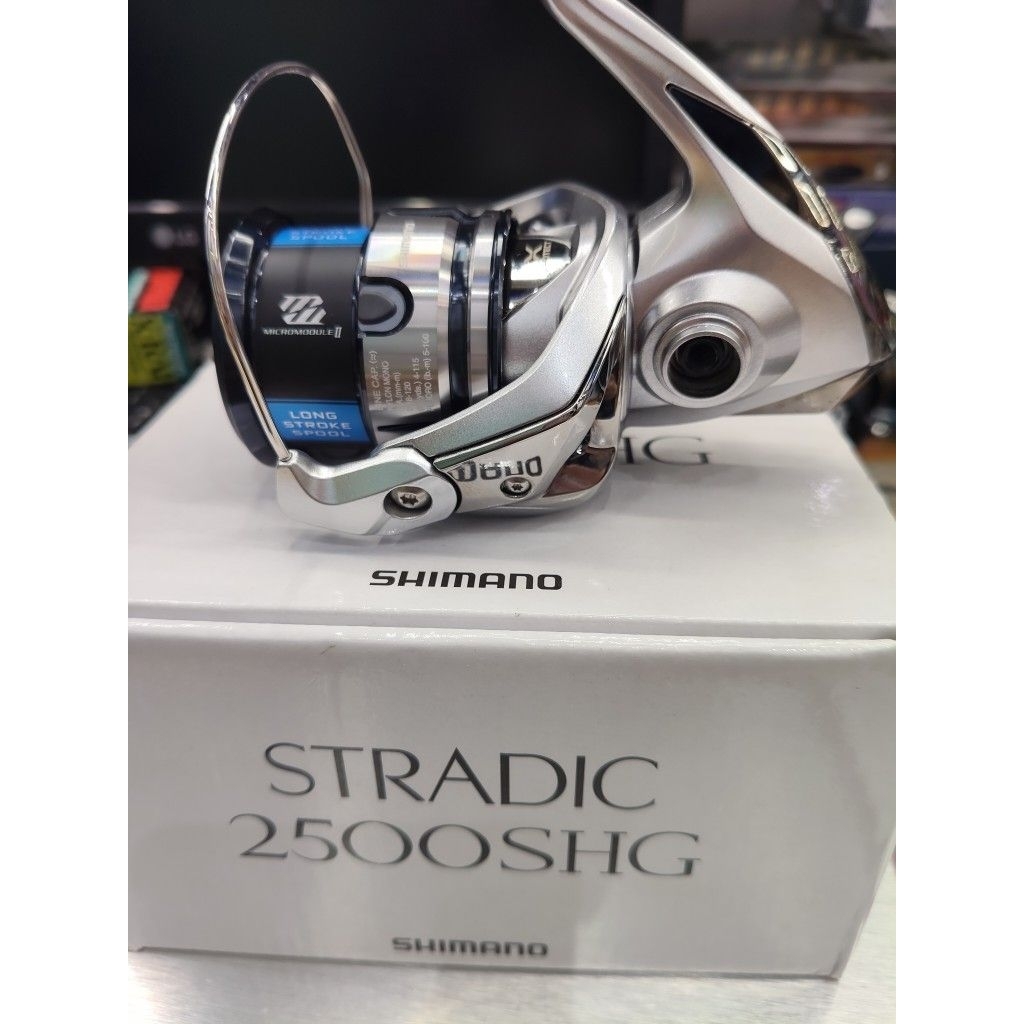 REEL SHIMANO 2019 STRADIC 2500SHGFL SPINNING  SALLOW SPOOL