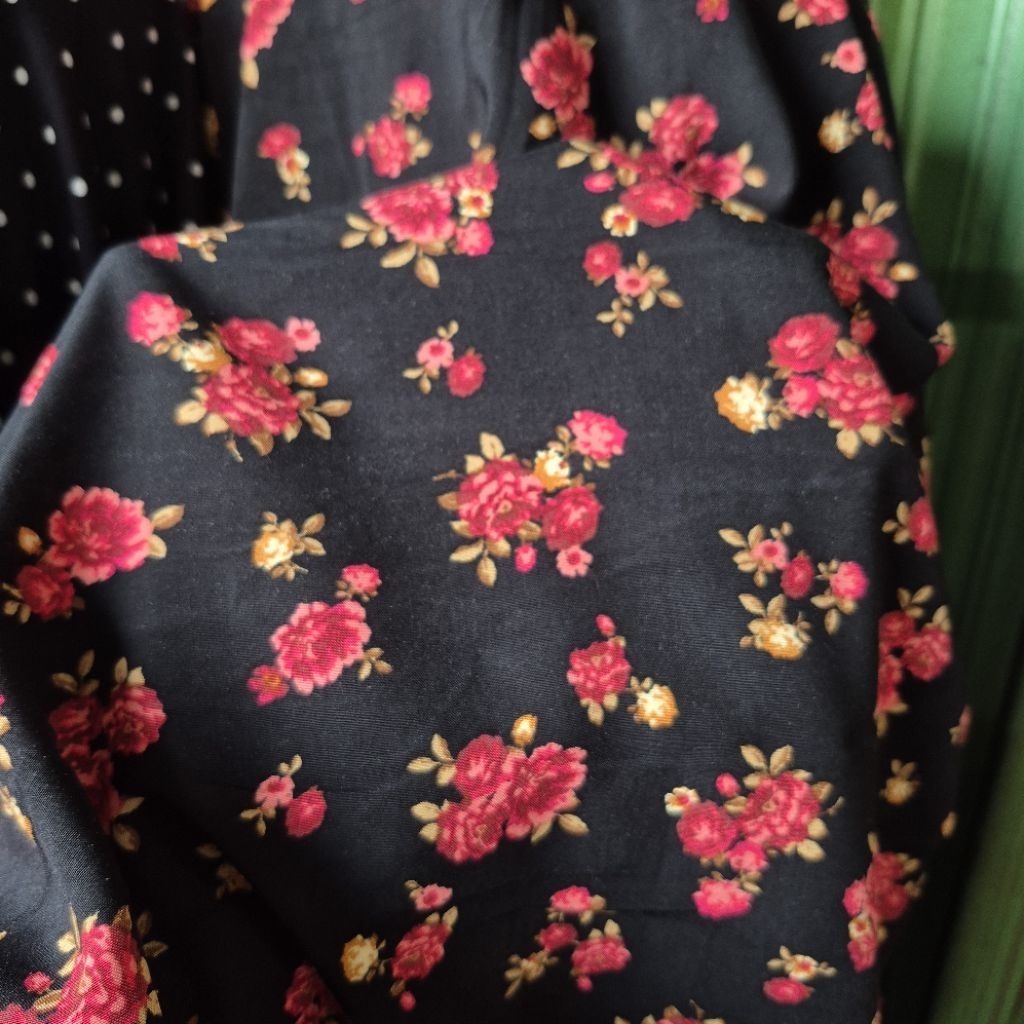 kain katun motif-kain katun rayon motif bunga sisa garment import-kain katun rayon motif premium