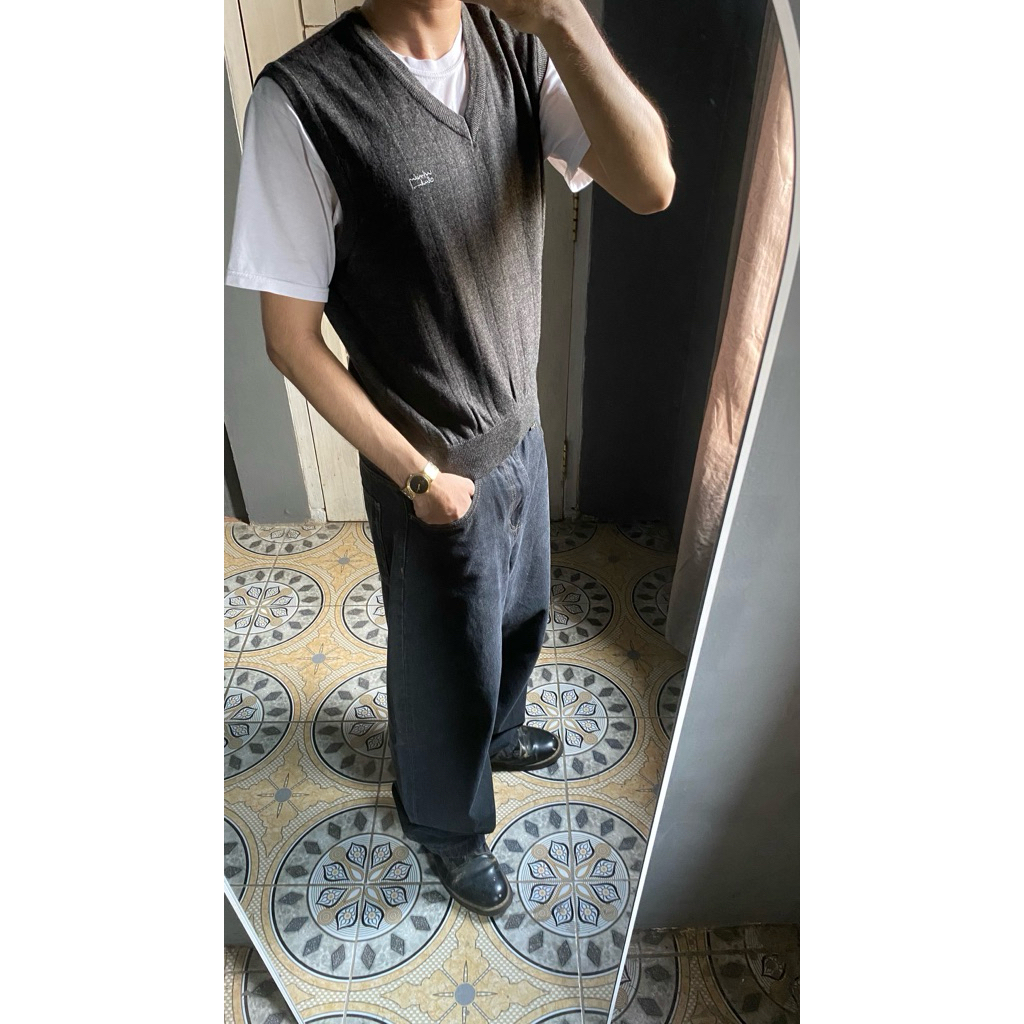 Vintage Windy Club Grey V-Neck Knit Vest.