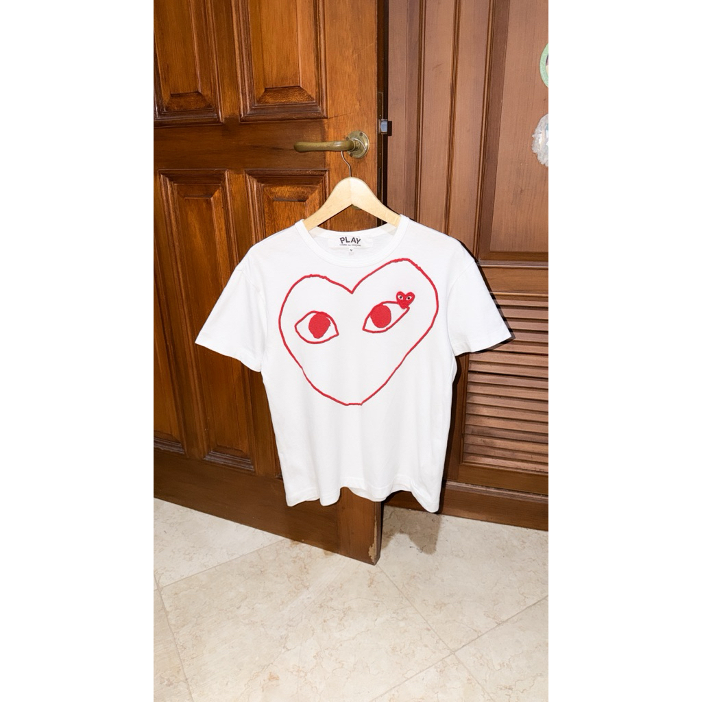 Play CDG White Big Logo Tshirt Kaos Putih size M