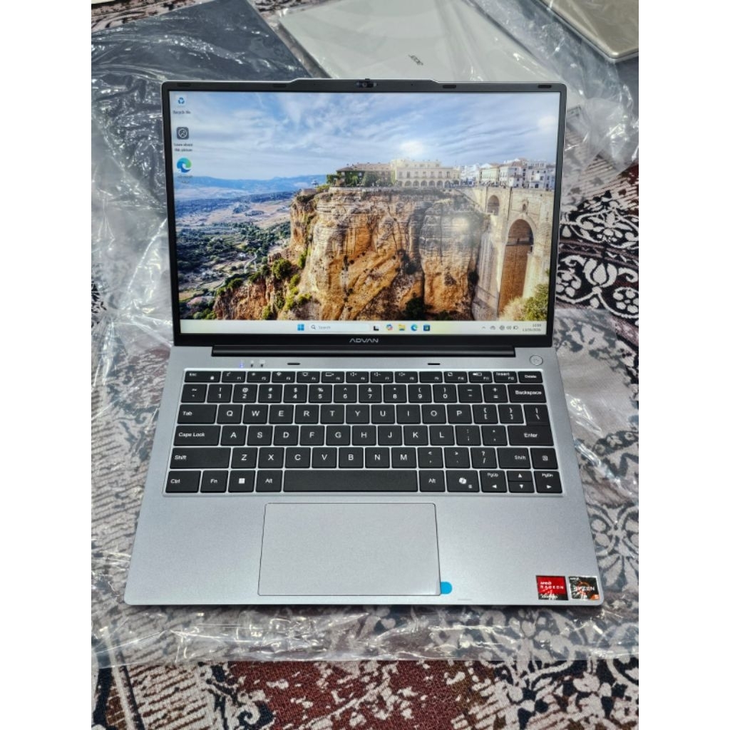 Laptop Advan Terbaru AMD RYZEN 5-3500U RAM 8GB SSD 256GB Windows 11 Second premium