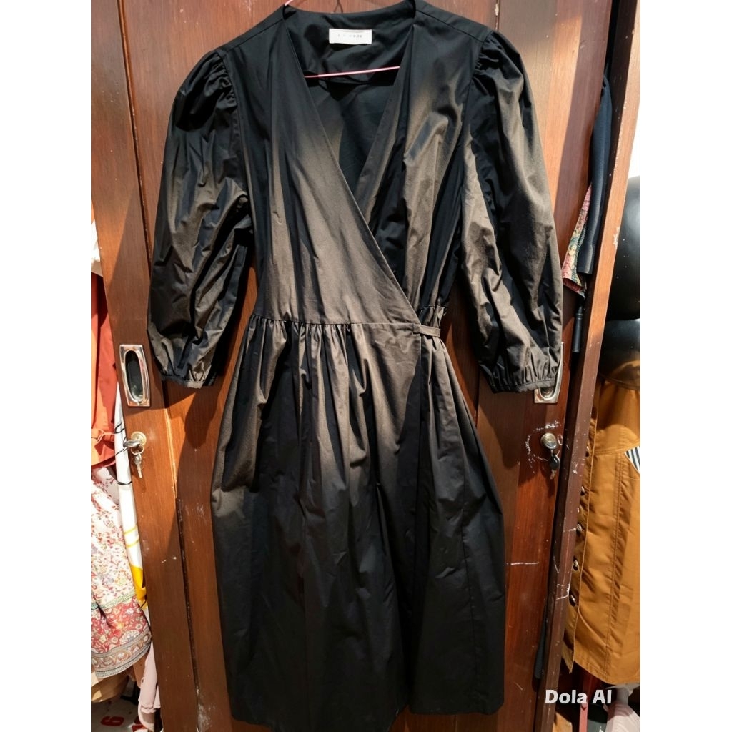 dress hitam poplin lengan puffy