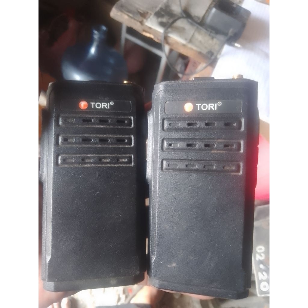 ht thori  200 frekuensi UHF sepasang.