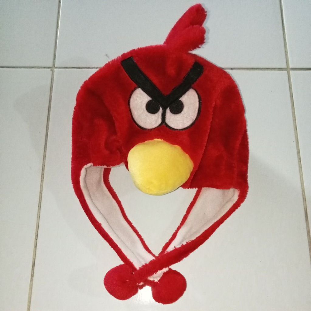 Topi karakter angry bird