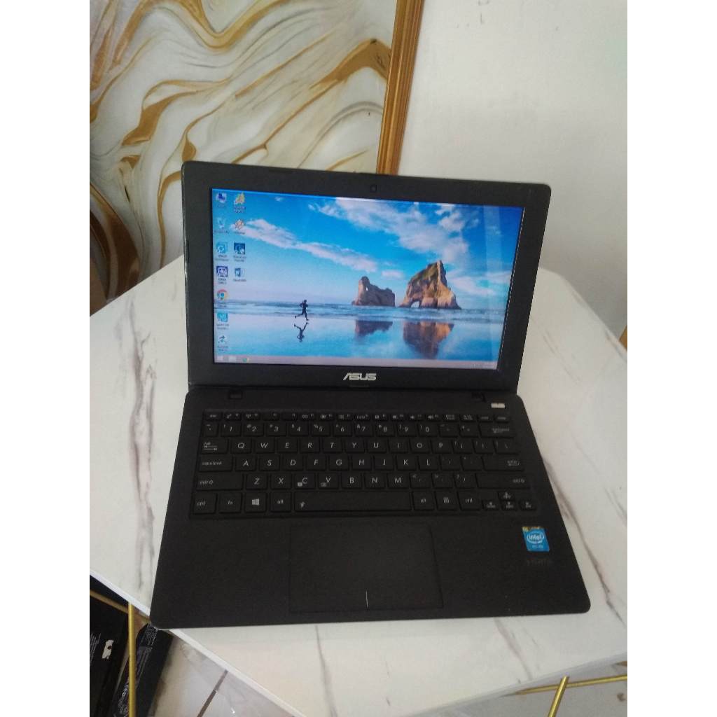 Asus X200MA Intel N2830 Ram 2G Netbook Laptop Baterai Awet Siap Pakai Murah