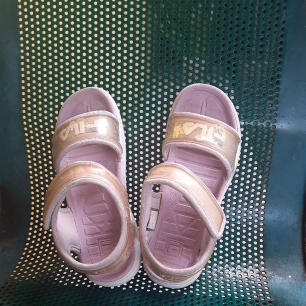 Sepatu sandal anak cewe FiLa