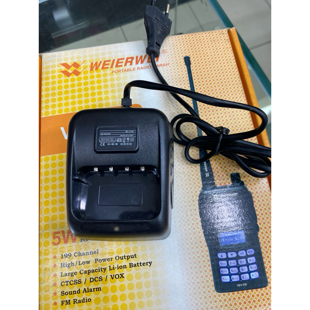 CHARGER CAS HANDY TALKY WEIERWEI VEV 338 VEV-338 bekas
