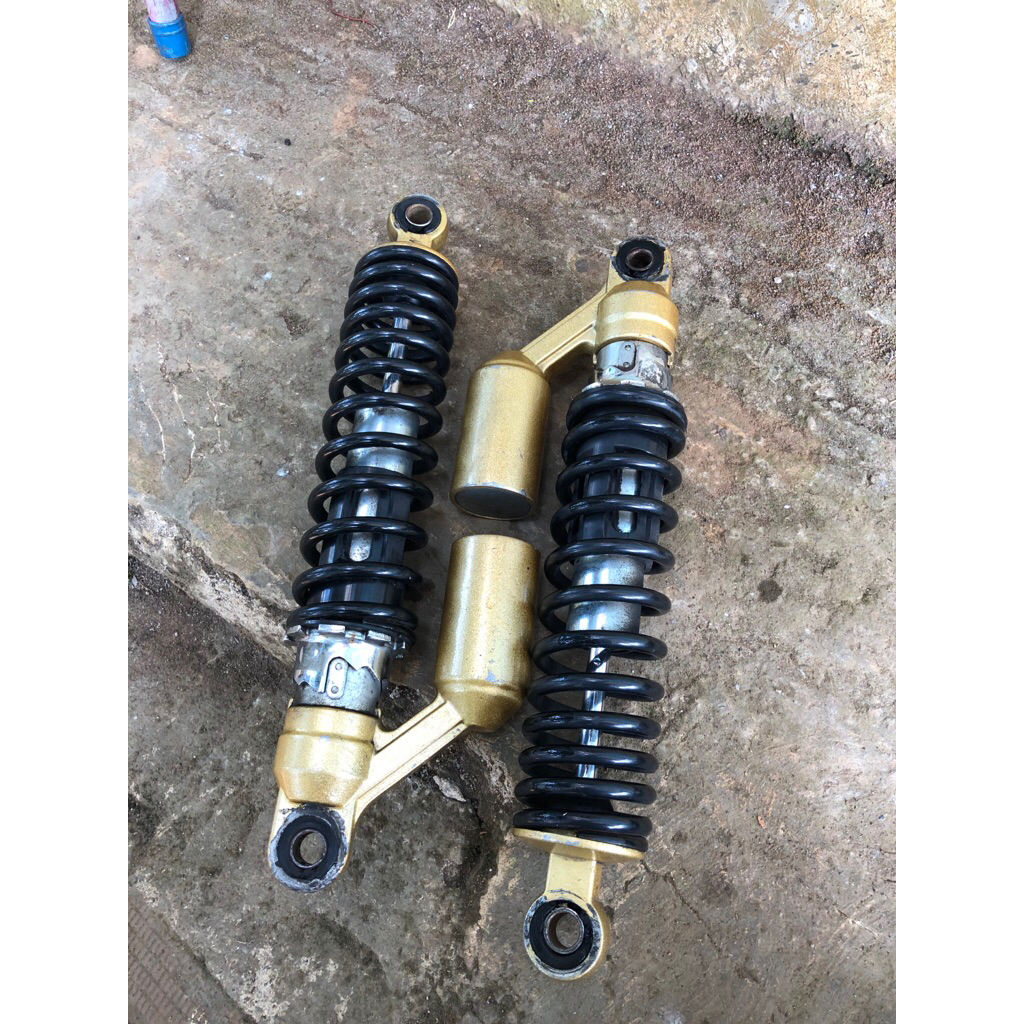 shock belakang kye helibars single click ukuran 32 minus seal (bocor)