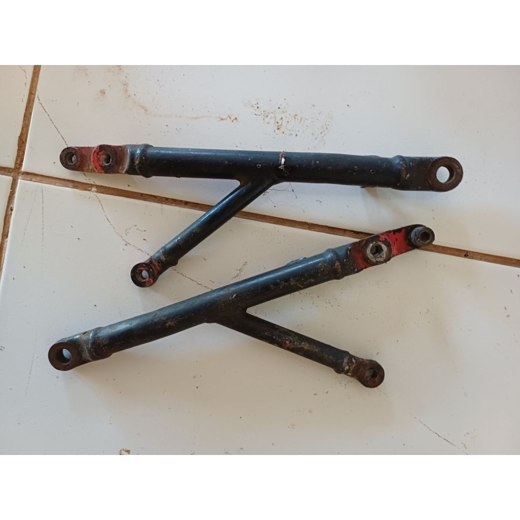 Rangka dudukan mesin CB150R Old