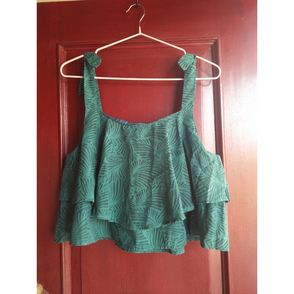 Tanktop Crop Top Sleeveless Tali Pita Baju Crop Gaya Korea Rumple Crop Top Preloved