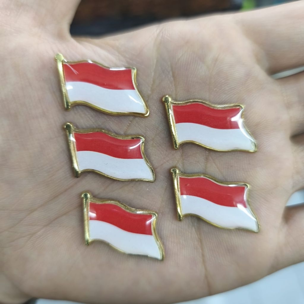 Pin Bendera Merah Putih Logam Kuningan Lapis Resin