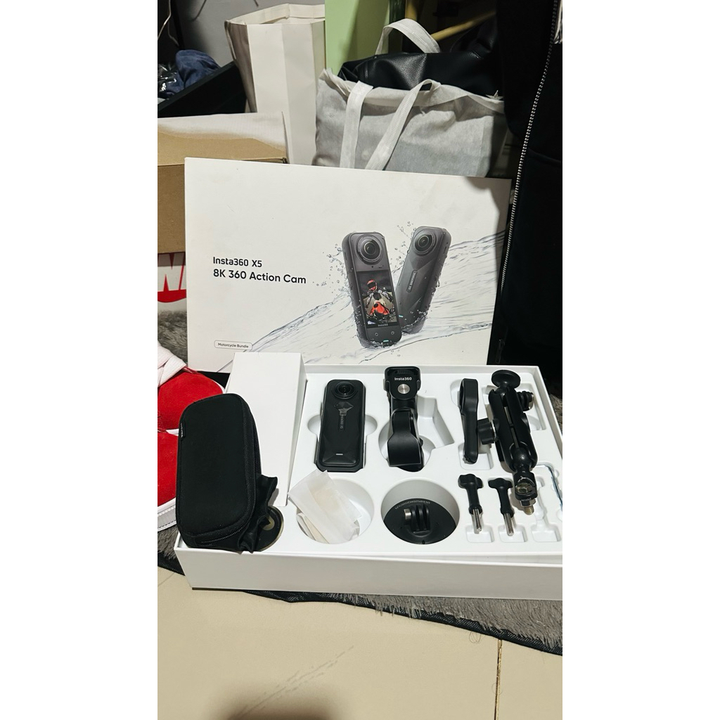 insta360 x5 second like new