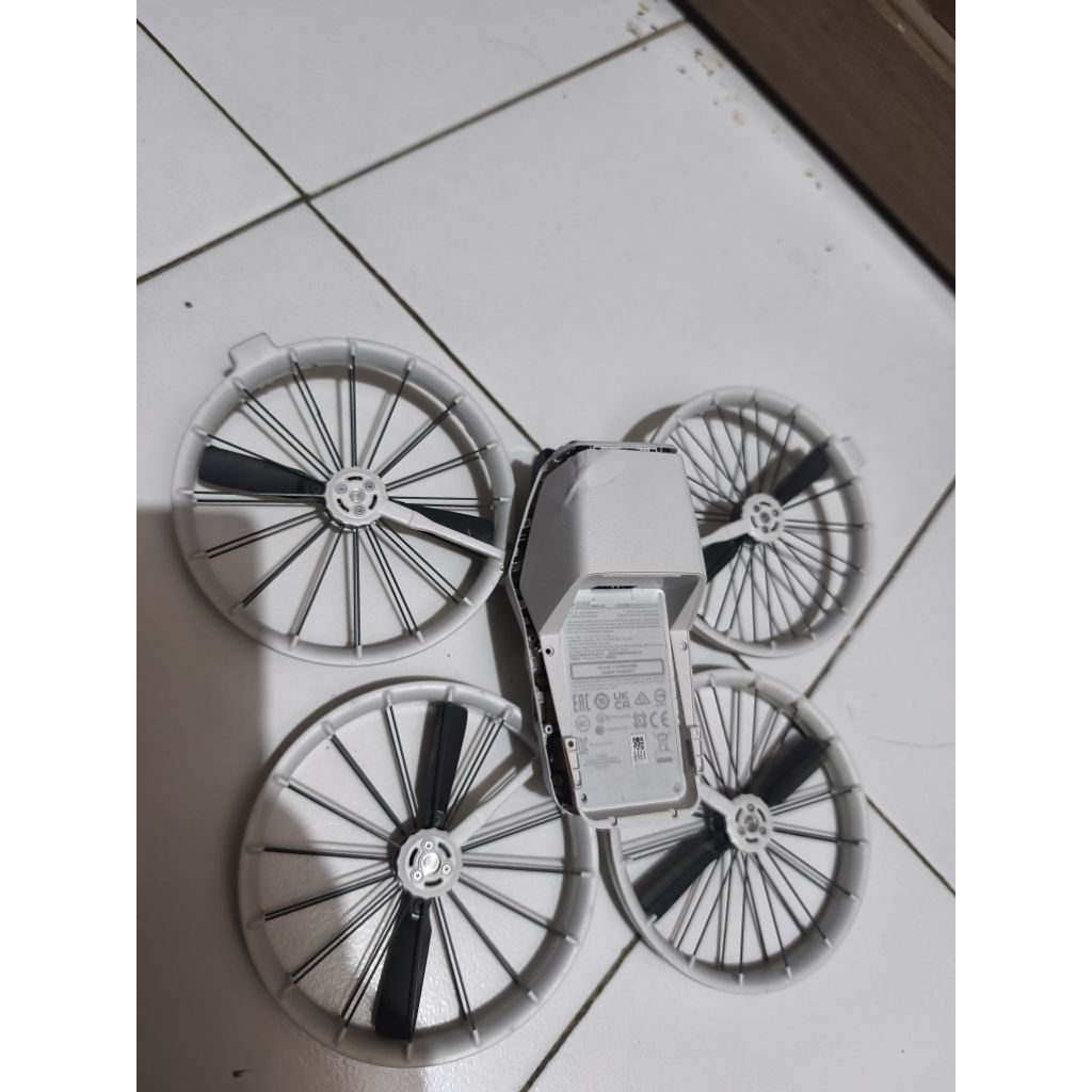 Dijual apa adanya drone DJI Flip bekas Crash