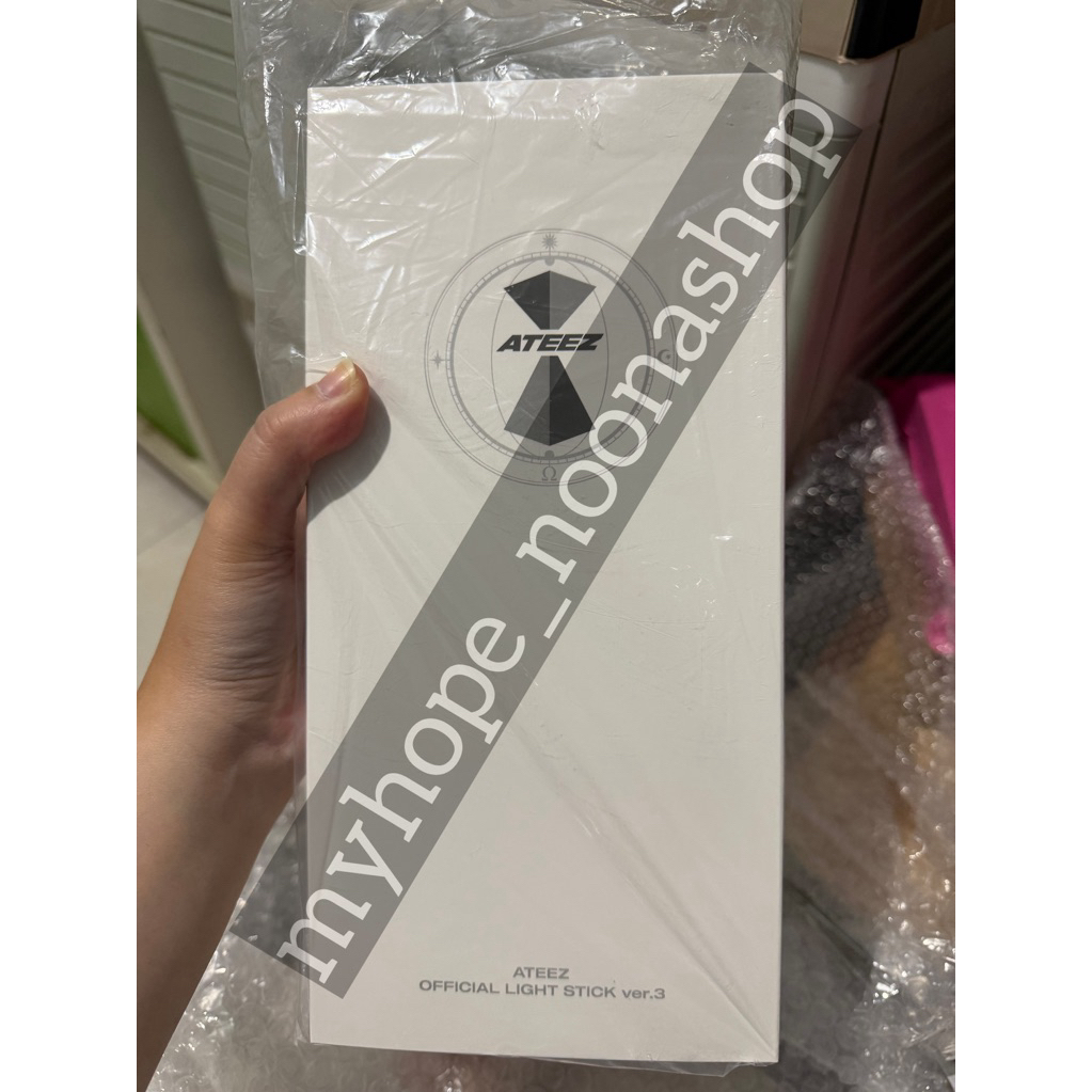 Ready stock ATEEZ Lightstick ver 3 official sealed concert yunho junho san seonghwa mingi wooyoung h
