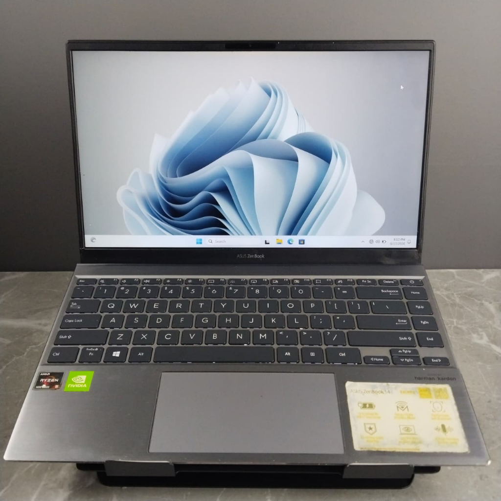 ASUS ZenBook 14 UX425UG Ryzen 5-5500U Laptop Premium Tipis & Ringan untuk Kerja, Kuliah dan Editing,