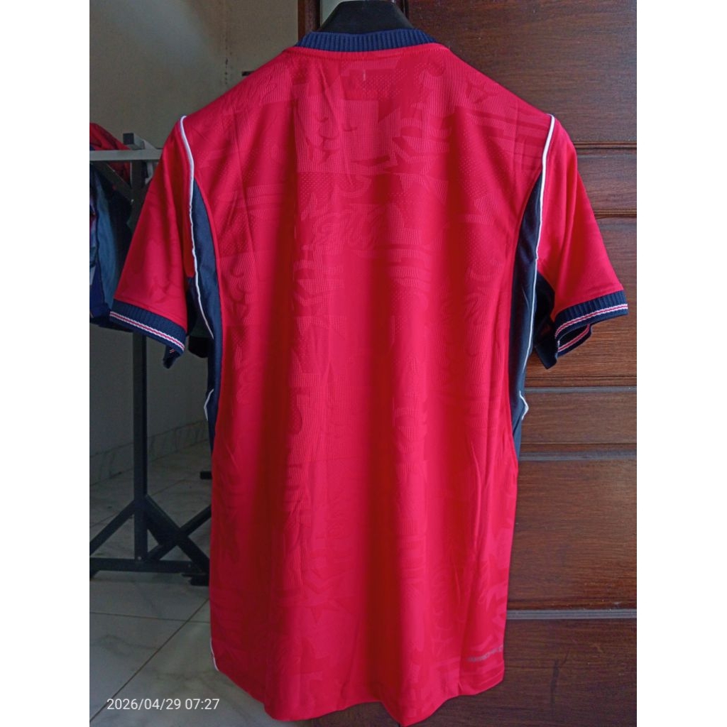 Jersey Inggris away & Italy player issue