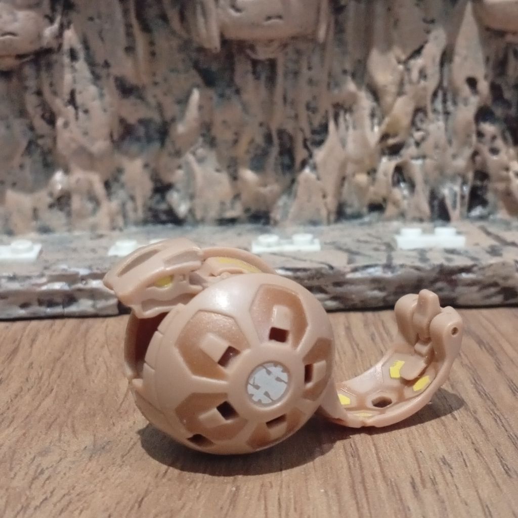 Bakugan Serpenoid b2 subterra