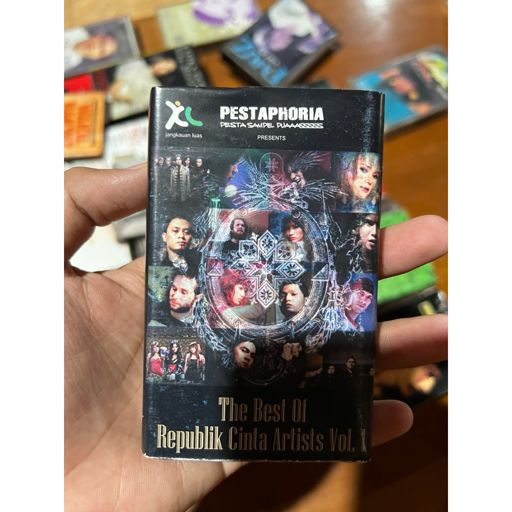 kaset pita the best of republik cinta artist