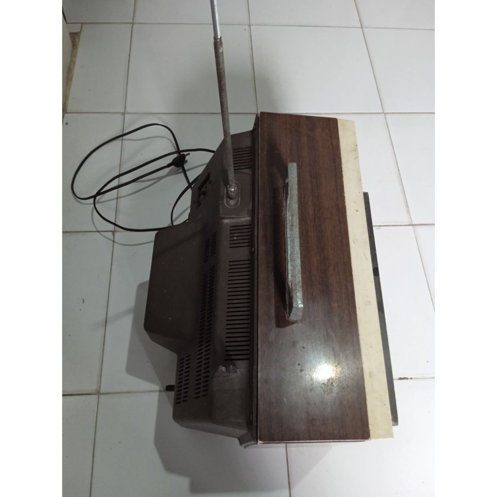 tv jadul merk solid state national