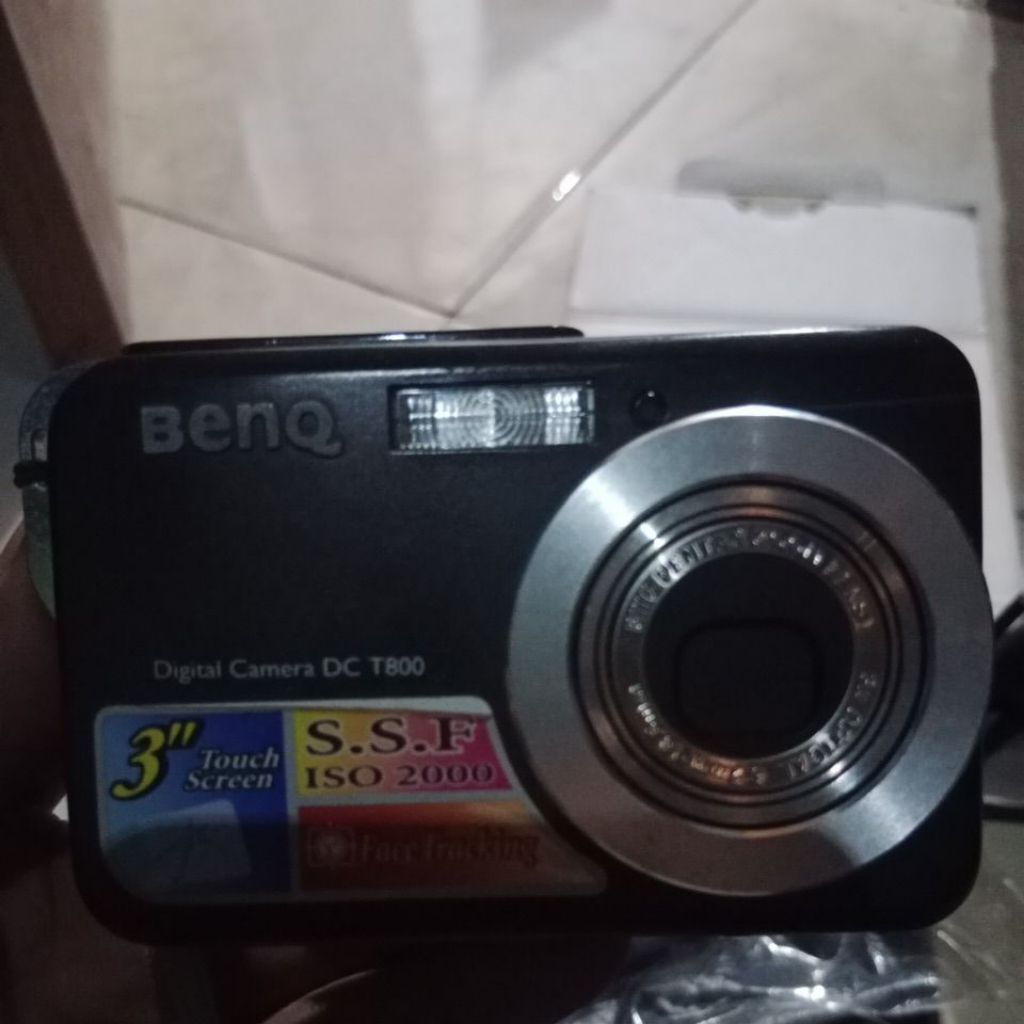 BenQ DC T800 Digital Camera
