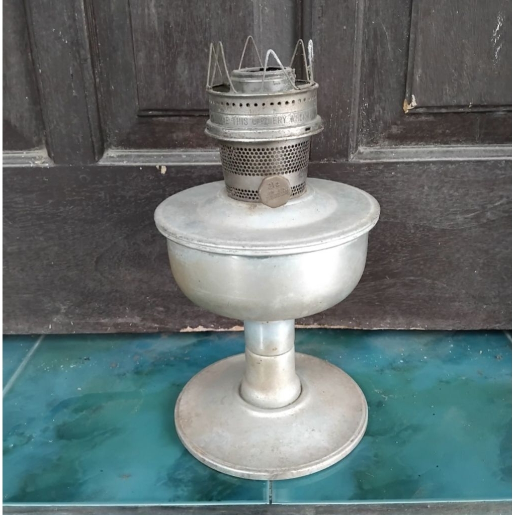 Lampu minyak jadul aladdin lampu ublik kuno aladdin lampu minyak classic antik aladin made in englan