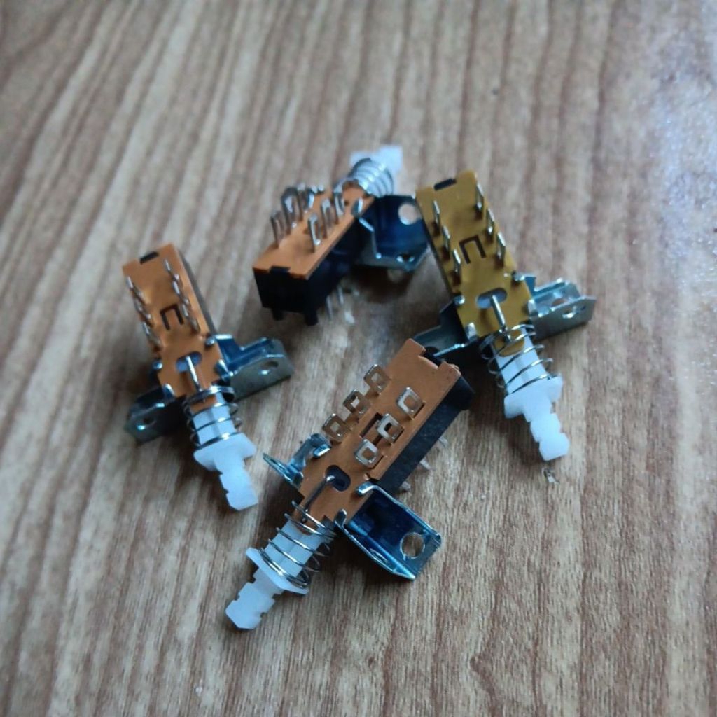 2 x 3 Switch DPDT 6 Pin + Besi