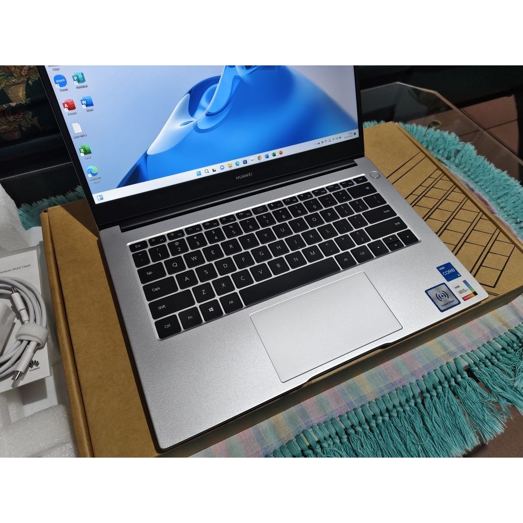 laptop huawei d14 like new core i5 1155g7 8/512 fhd ips