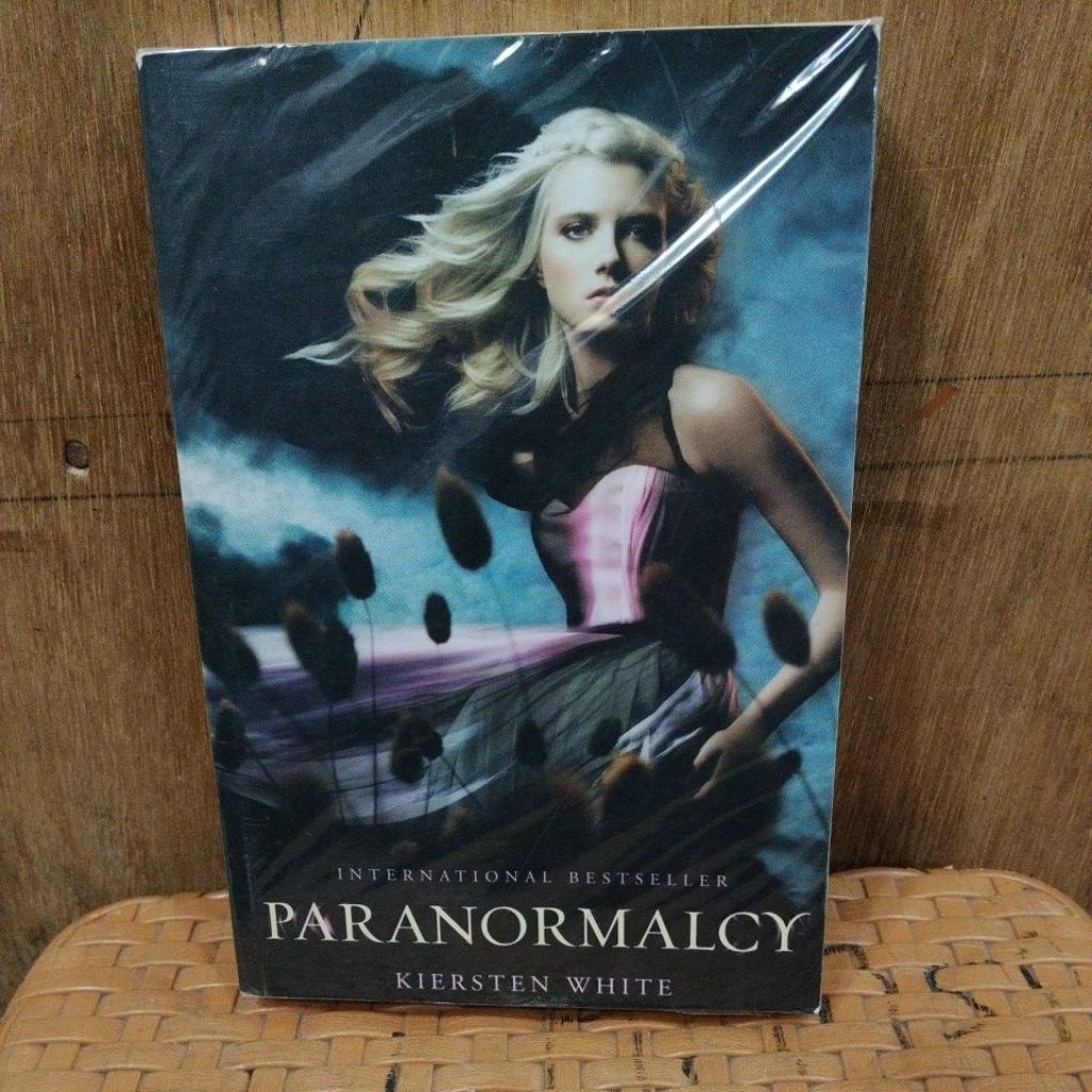 BUKU BARU STOK LAMA ORIGINAL PARANORMALCY(KIERSTEEEN WHITE