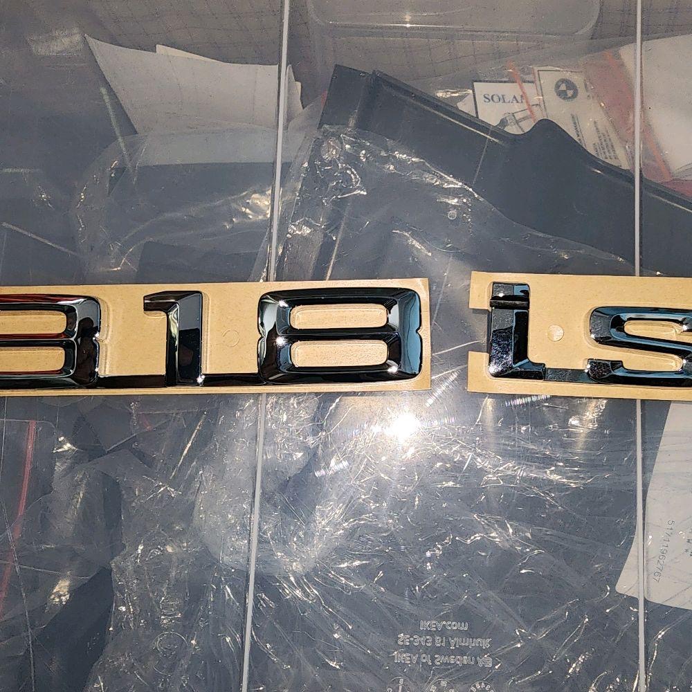 Emblem BMW E30 318 IS Brand New