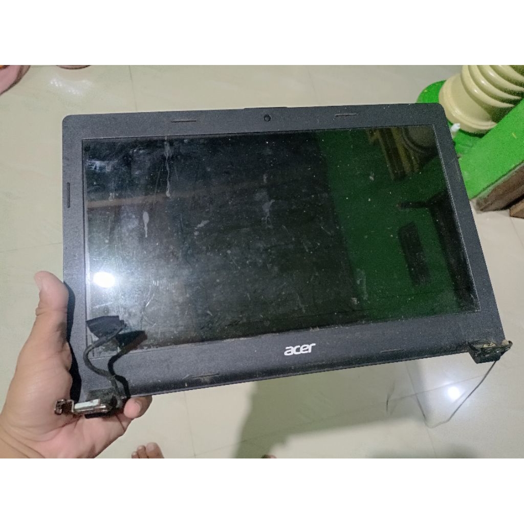 Casing case layar lcd laptop acer one z1401