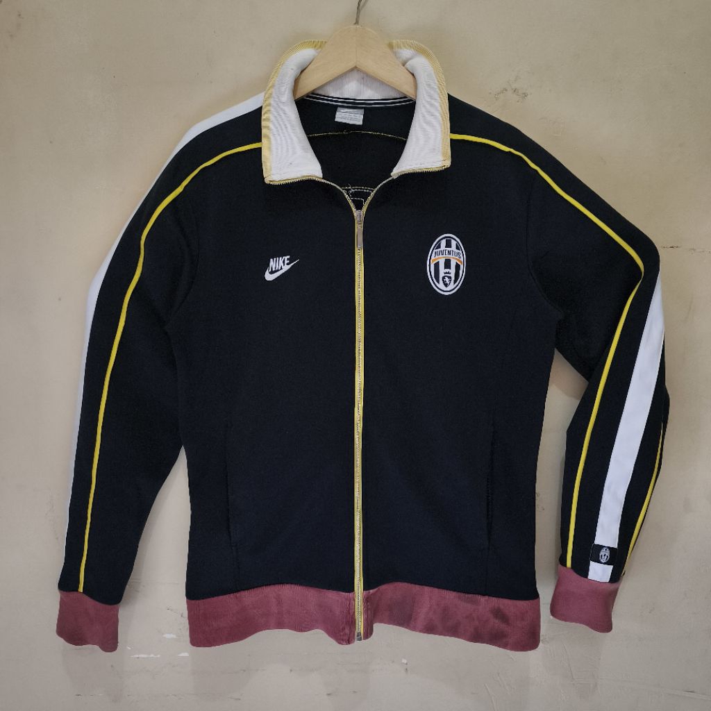 Jaket Tracktop Outdoor Motor by Nike Juventus Originals