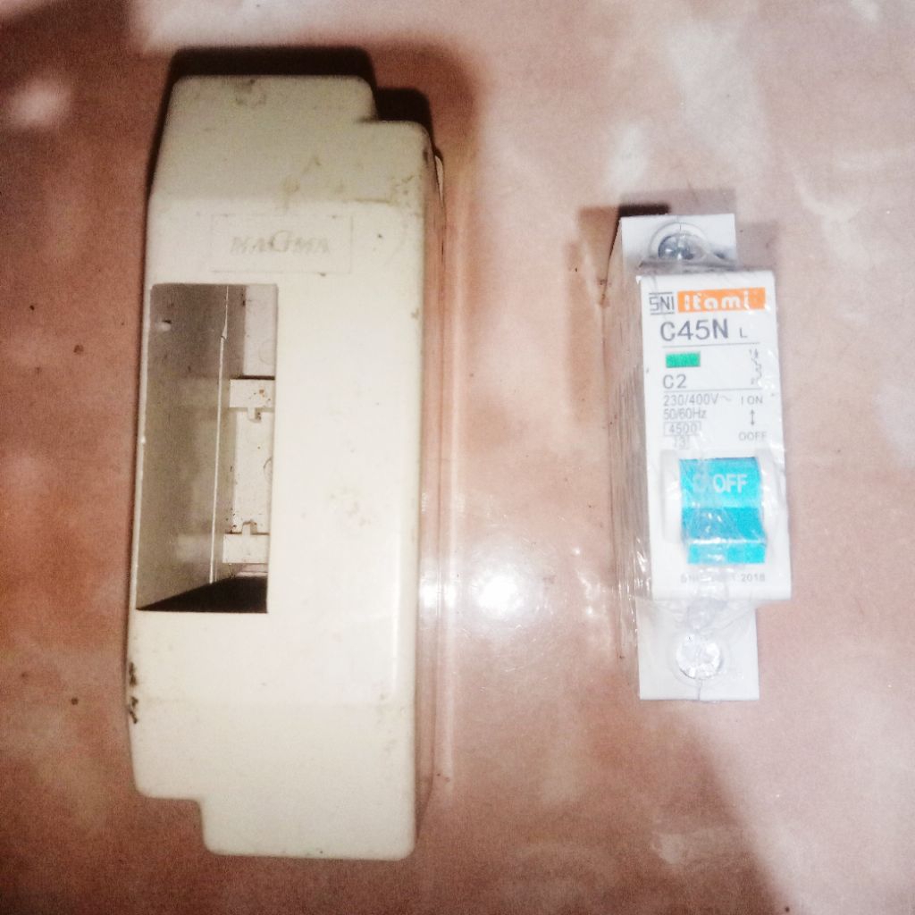 mcb 2 amper + rumah mcb | saklar colokan T fiting lampu rumah mcb listrik / part listrik / saklar st
