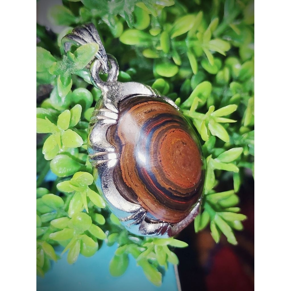 liontin puser bumi batu badar besi ati ayam lengket magnet