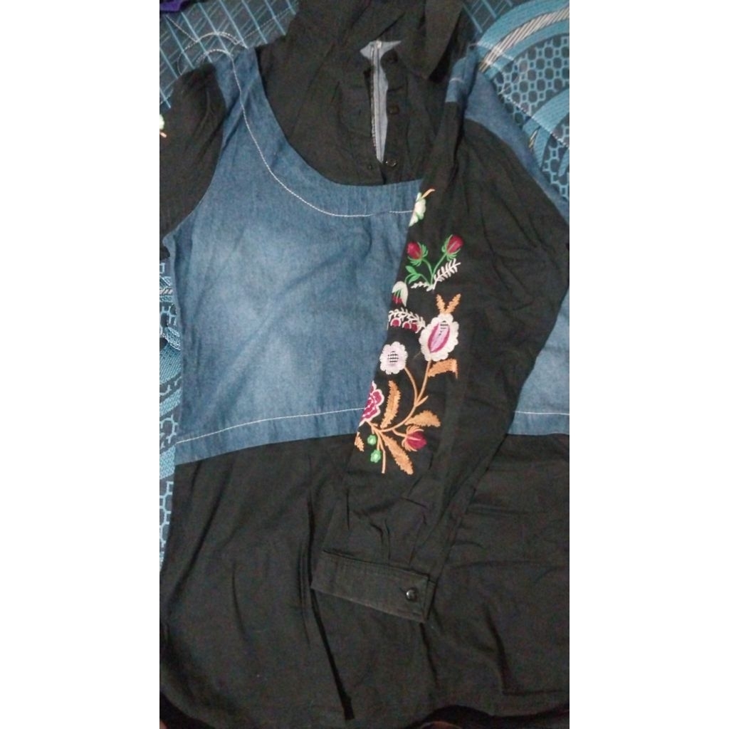 PRELOVED KEMEJA BORDIR BUNGA