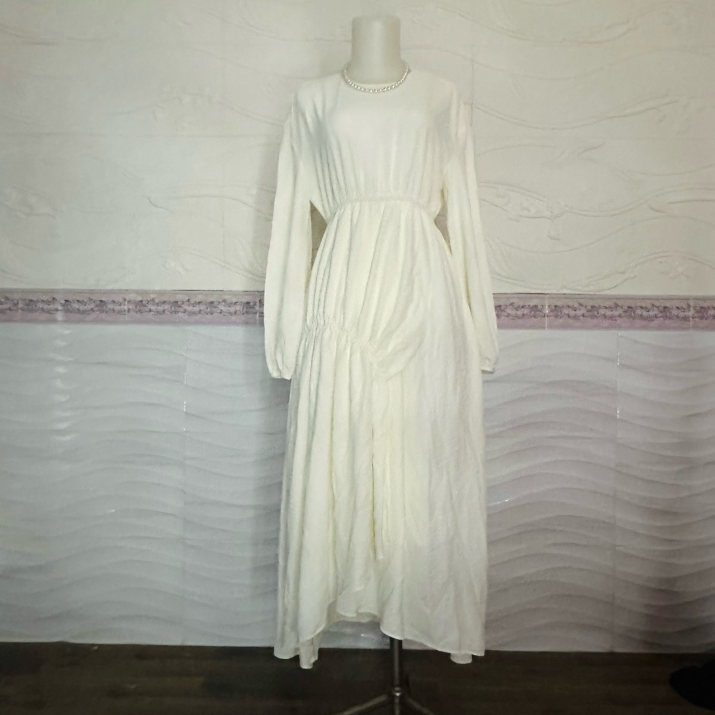 broken White gamis serut