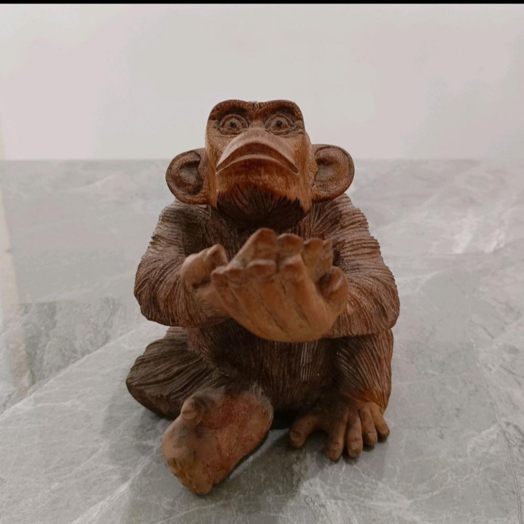 Patung Monyet Ukiran Kayu