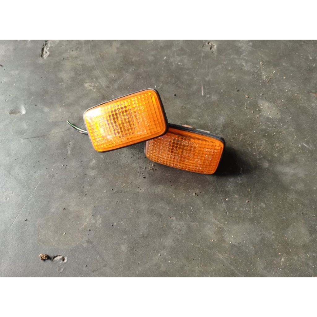 Lampu riting fender Nissan Xtrail T30