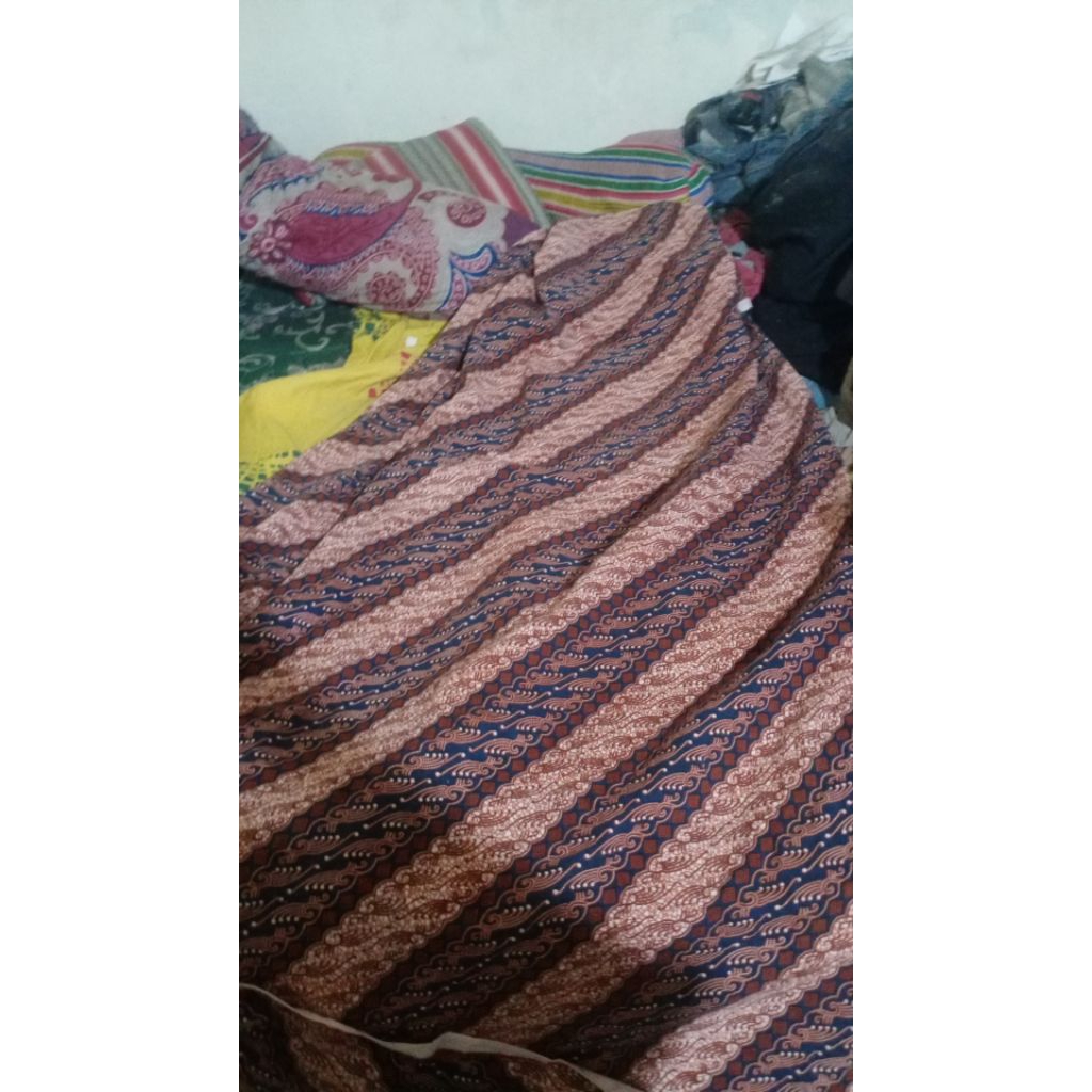 1 kain batik bekas