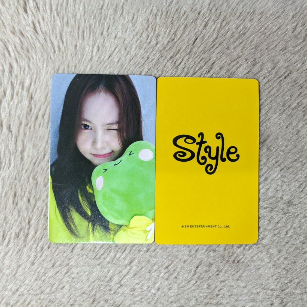 Hearts2Hearts Carmen Official Photocard Style LD JumpUp