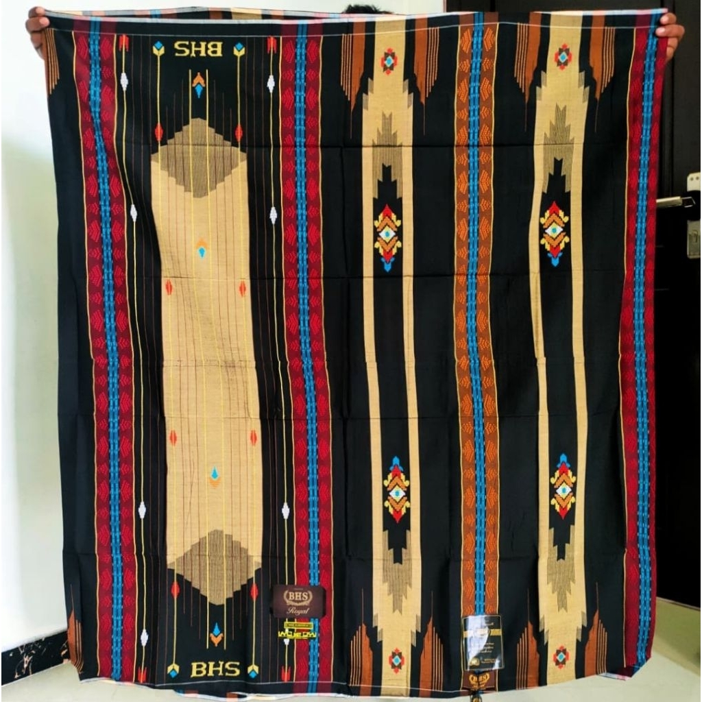 SARUNG BHS SGT ROYAL GOLD WARNA HITAM LIMITED