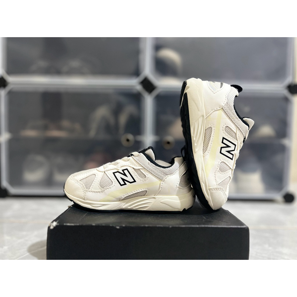 Sepatu Anak Preloved/Second Kids NB 878 Size 27.5