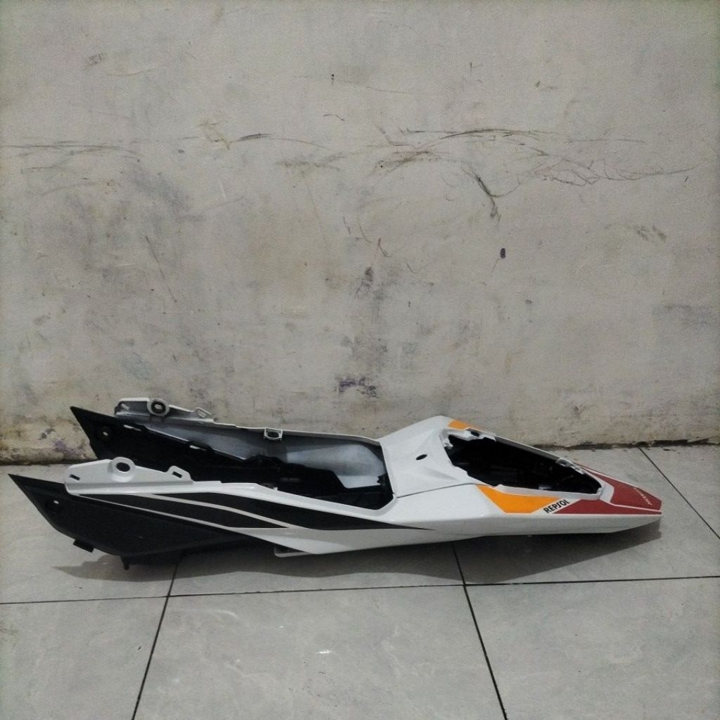 BODY BELAKANG CBR150R facelit LED 2016-2020 REPSOL