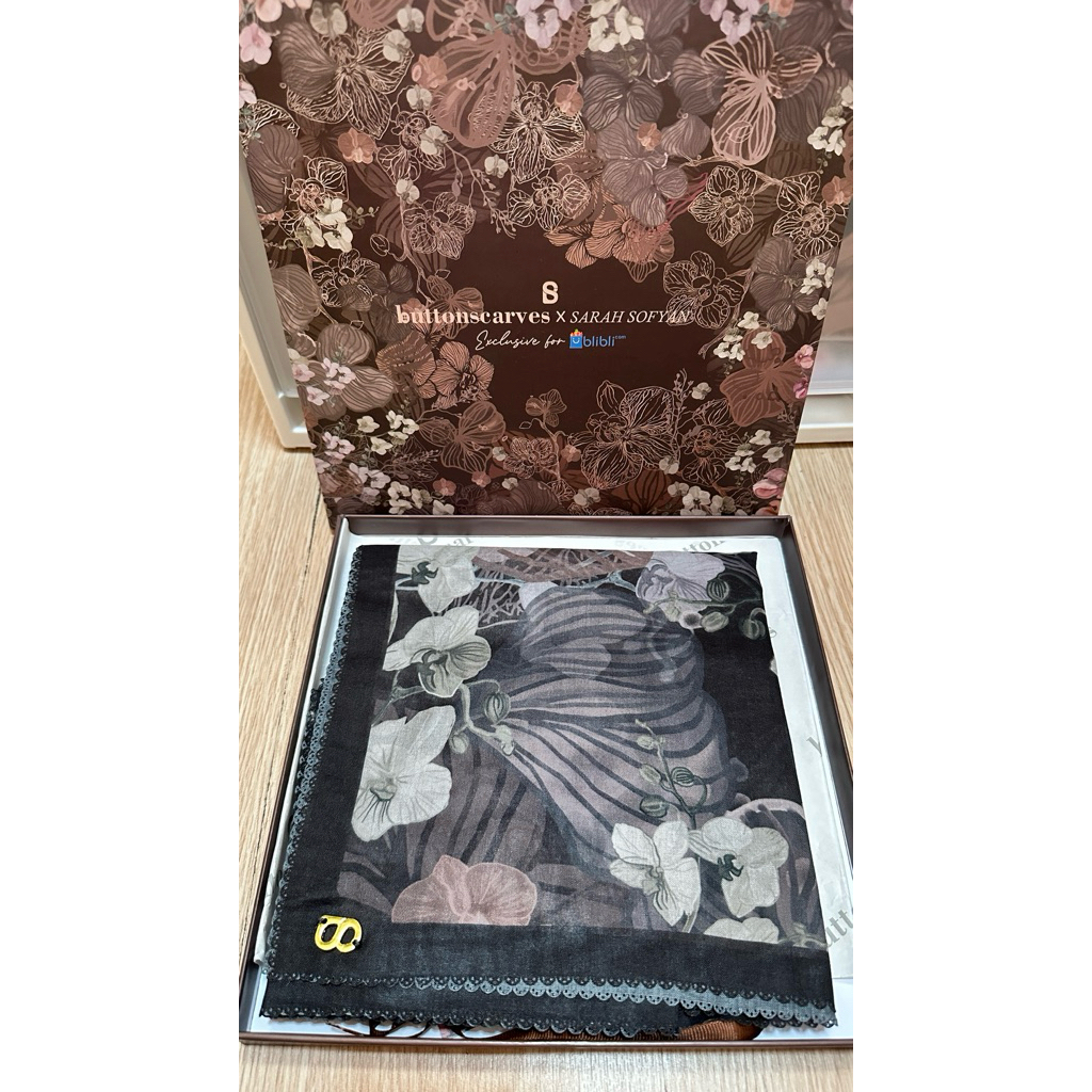 Orchide 1.0 - Brown Buttonscarves preloved