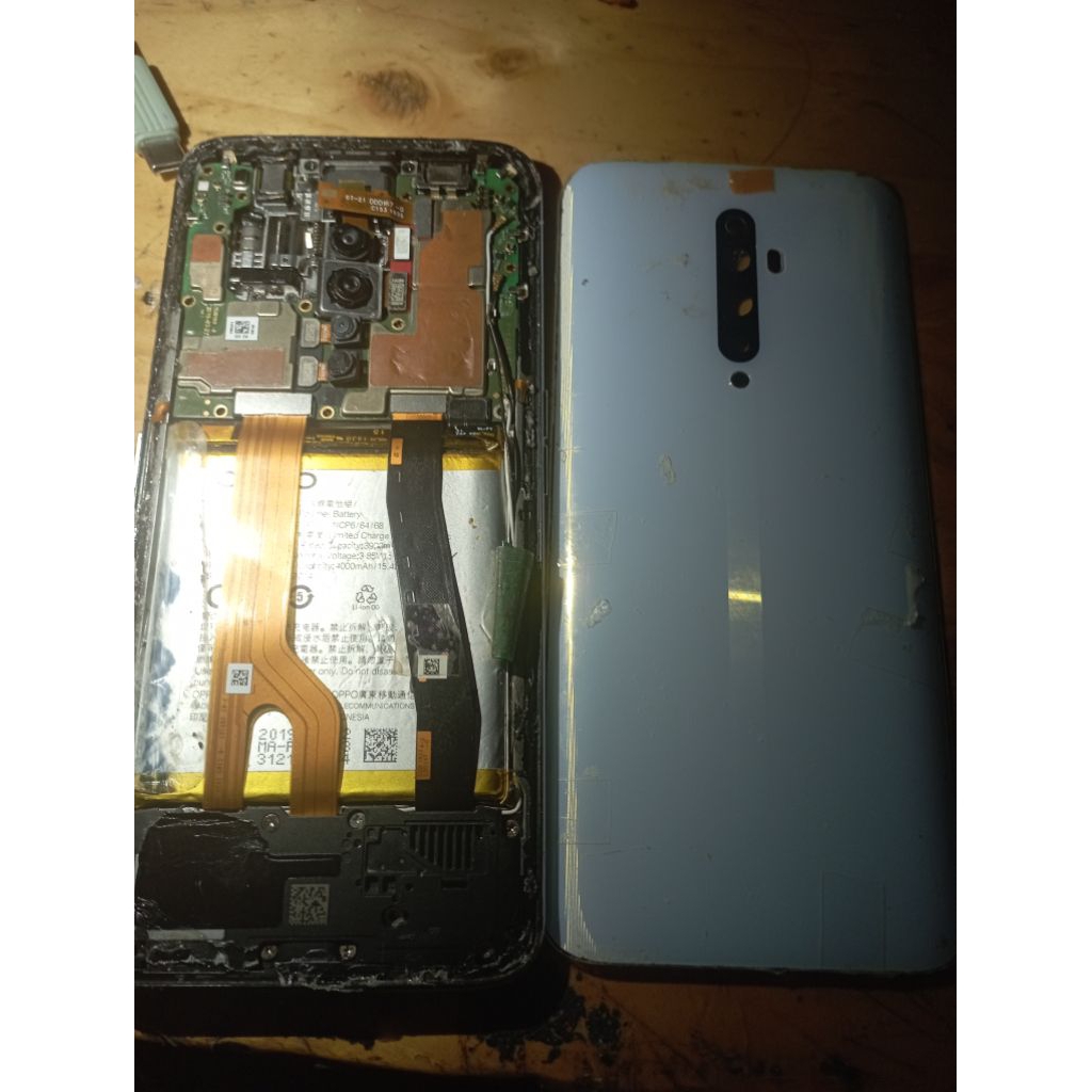 oppo Reno 2f ram 8 (minus lcd dan camera depan )itu aja.. ganti lcd 100% langsung nyala aman