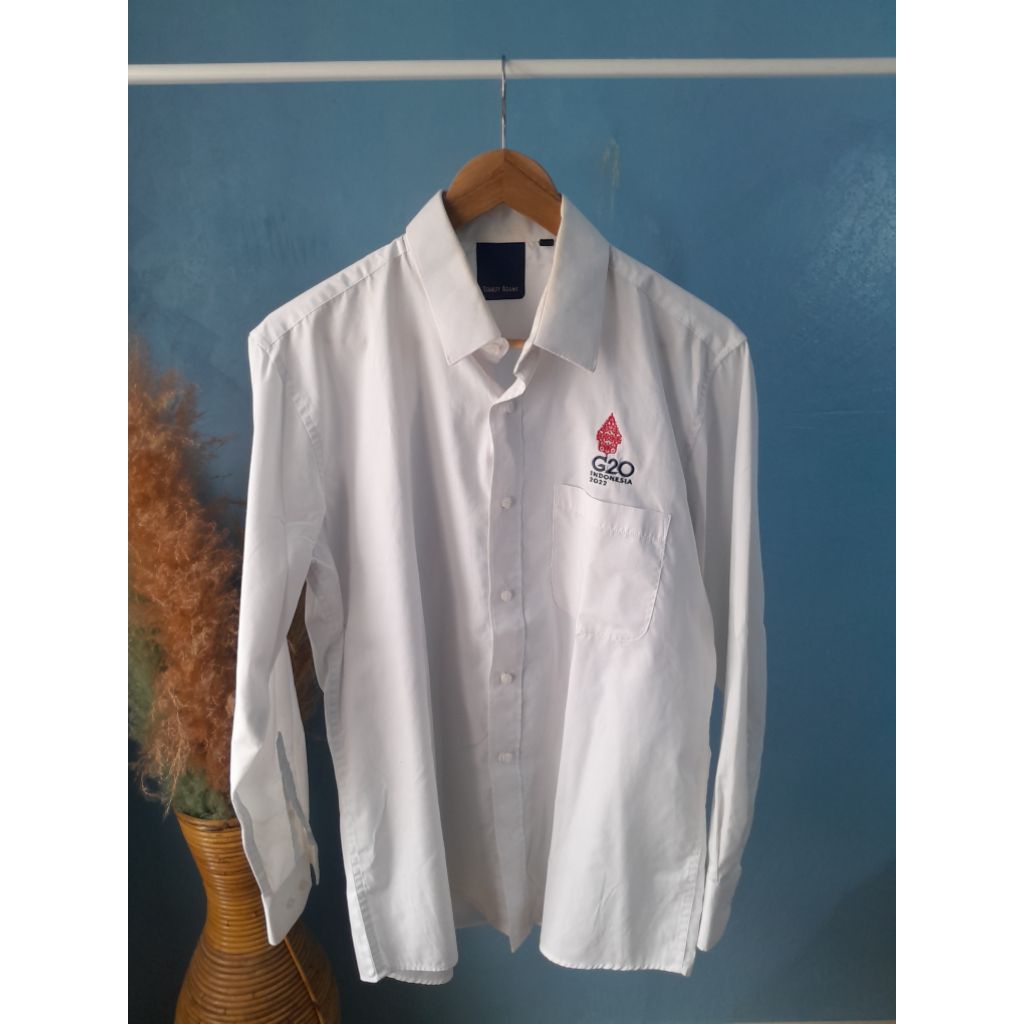 Kemeja Putih Pria Stanley Adams (G20 Indonesia)